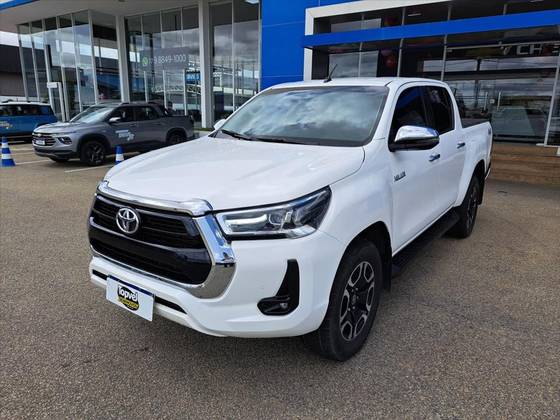 TOYOTA HILUX 2.8 D-4D TURBO DIESEL CD SRV 4X4 AUTOMÁTICO TOYOTA HILUX 2.8 D-4D TURBO DIESEL CD SRV 4X4 AUTOMÁTICO